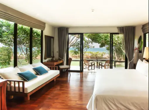 BEACHSIDE VILLA ONE BEDROOM WITH SHARED POOL