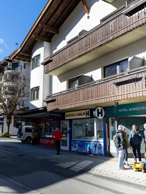 Heart_Hotel_Nordstern_Mayrhofen_2025_Reception-3.jpg