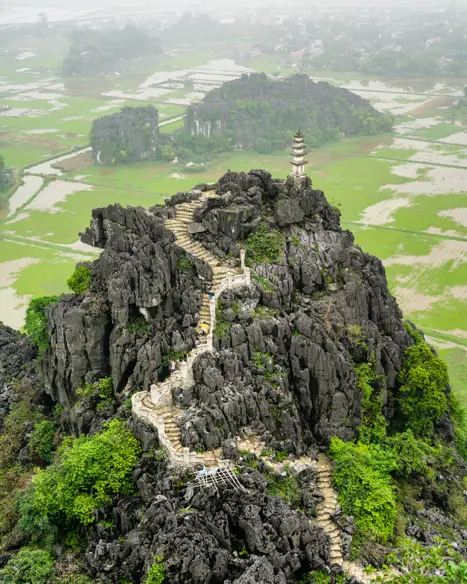 Hang Mua Viewpoint At Trang An