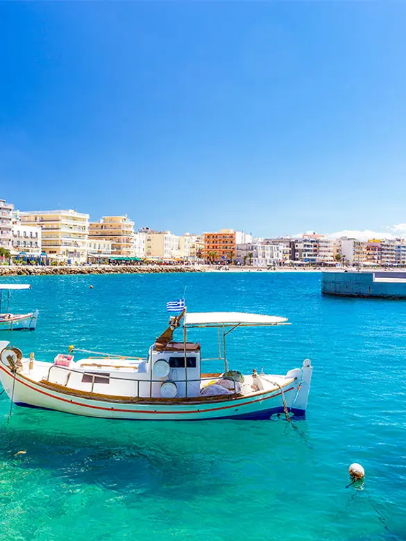 Greece-Loutraki-Loutraki-town-ST-729398383-1-copy.jpg