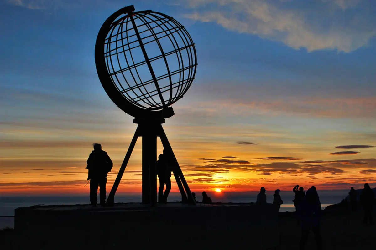 Nordkap Globus 1200 800Px