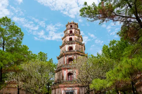 Thien Mu Pagoda (2)