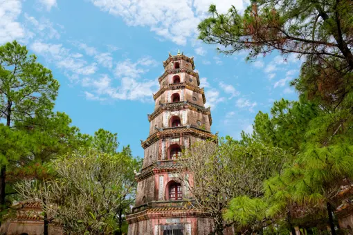 Thien Mu Pagoda (2)