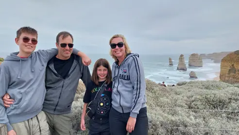 Familie ved apostlene i Australien