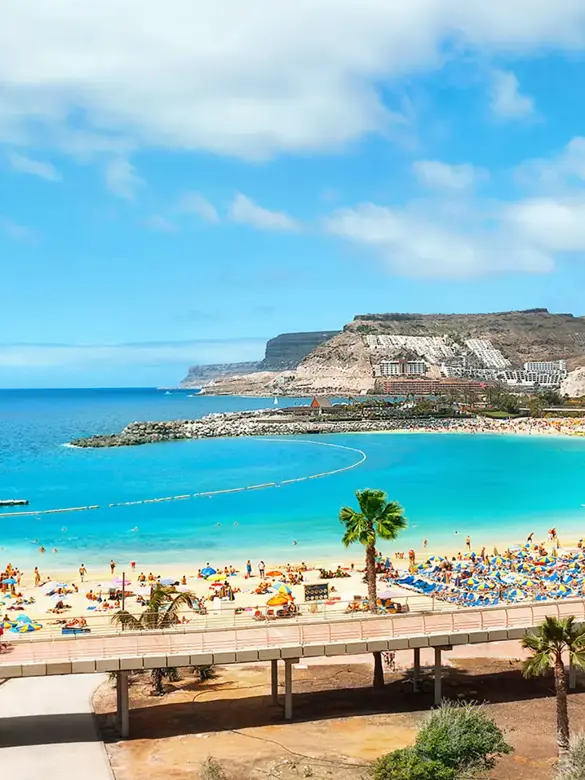 lpa-amadores-beach_gi-526702367.webp