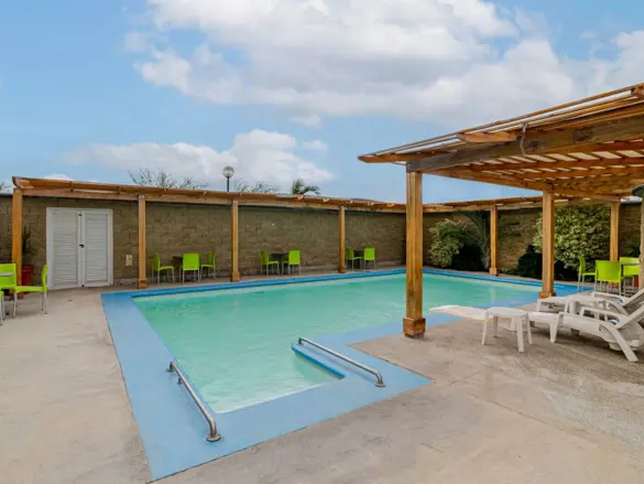 Xe Iztxs Iztxs Swimming Pool32435 07863 Wide Hor