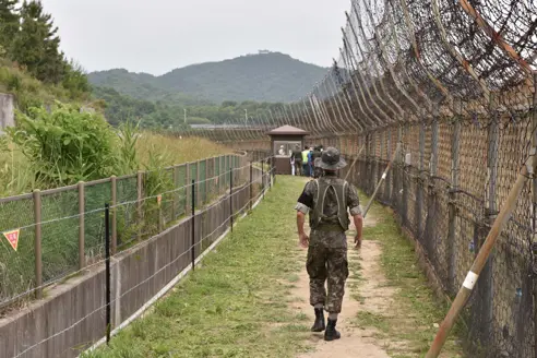 Soldat ved DMZ på udflugt fra Seoul