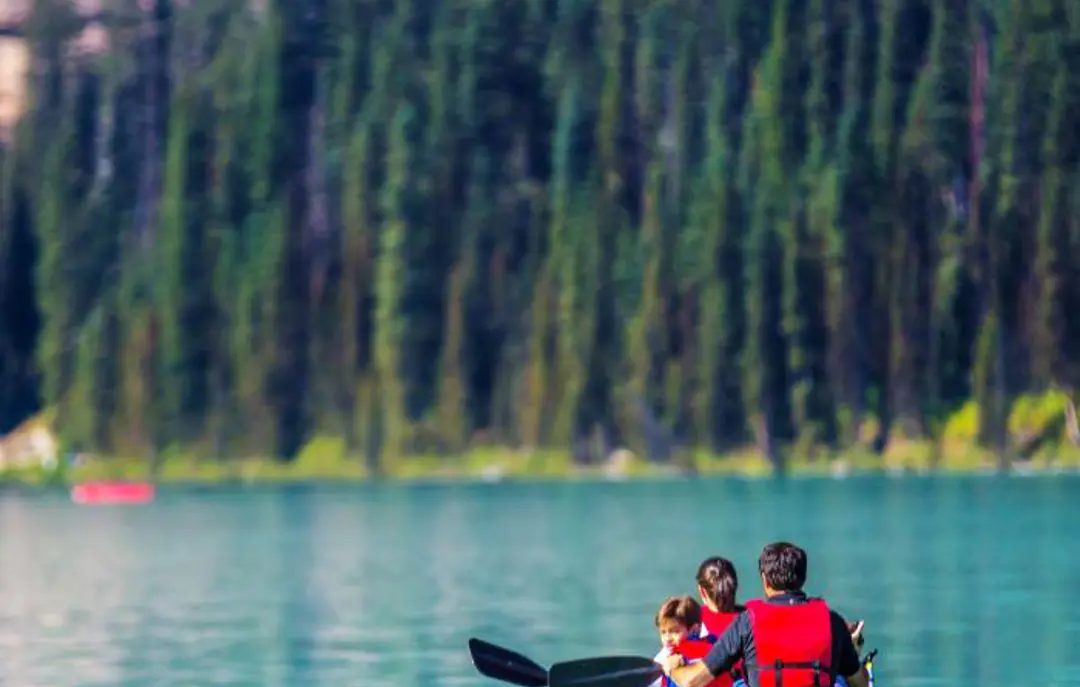 Inspiration Canada Banff Sightseeing Kajak