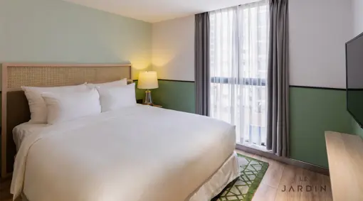 Family Connecting Suite B 42