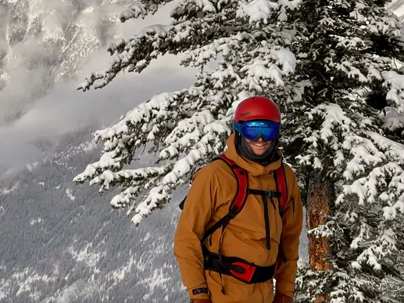 DanExplores rejsekonsulent Jens på ski i Canada