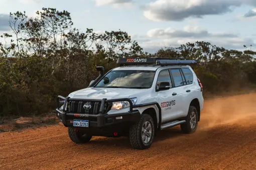 4WD Land Cruiser Prado autocamper fra Redsands Campers