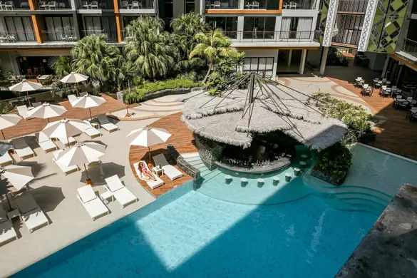 Cocktails Krabi Swim Up Pool Bar