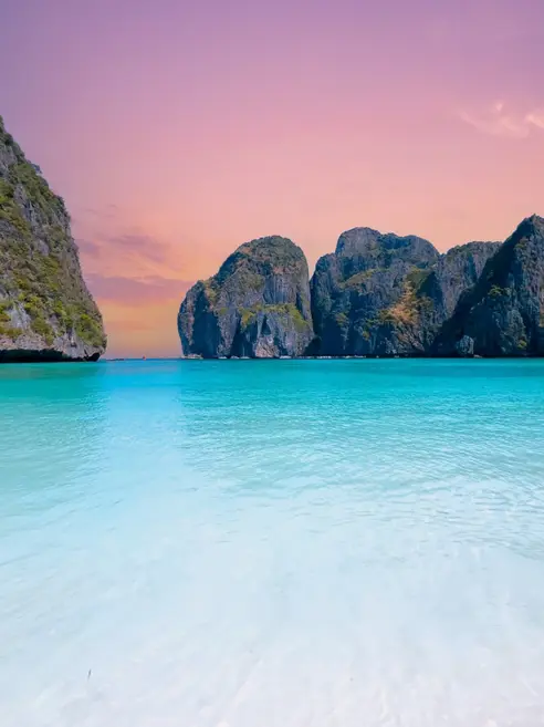 Maya Bay strand med turkisfarvet vand Phi Phi-øerne