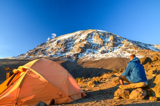Aftenudsigt over Kibo med Uhuru Peak, Mount Kilimanjaro set fra Karanga Camp