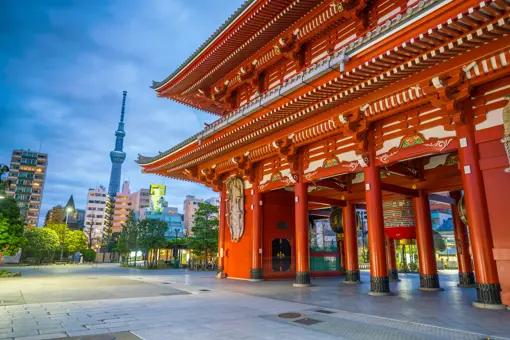 Asakusa temple og Sky Tree i Tokyo Japan