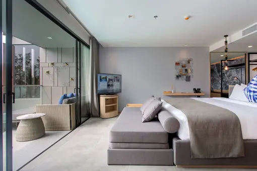Deluxe Room 02