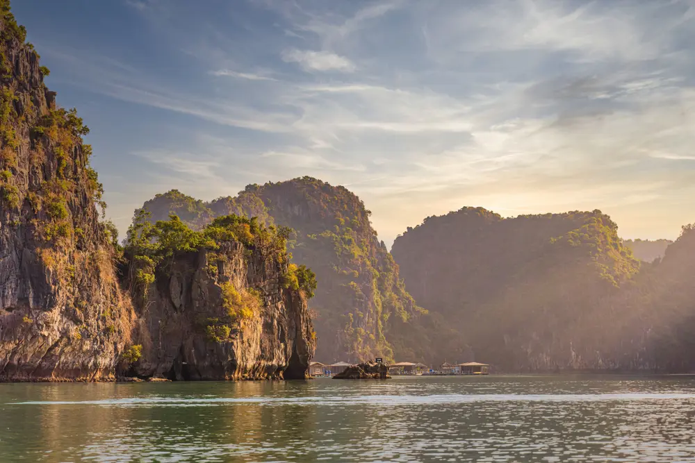 Bai Tu Long Shutterstock 2291597575