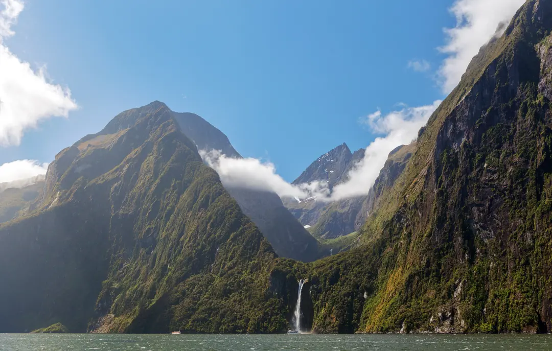 Stirling Falls, Milford Sound i New Zealand