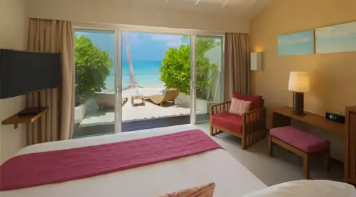 Lagoon View Beach Villa With Swirl Pool