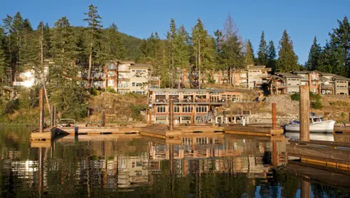Painted Boat Resort Spa & Marina i Canada